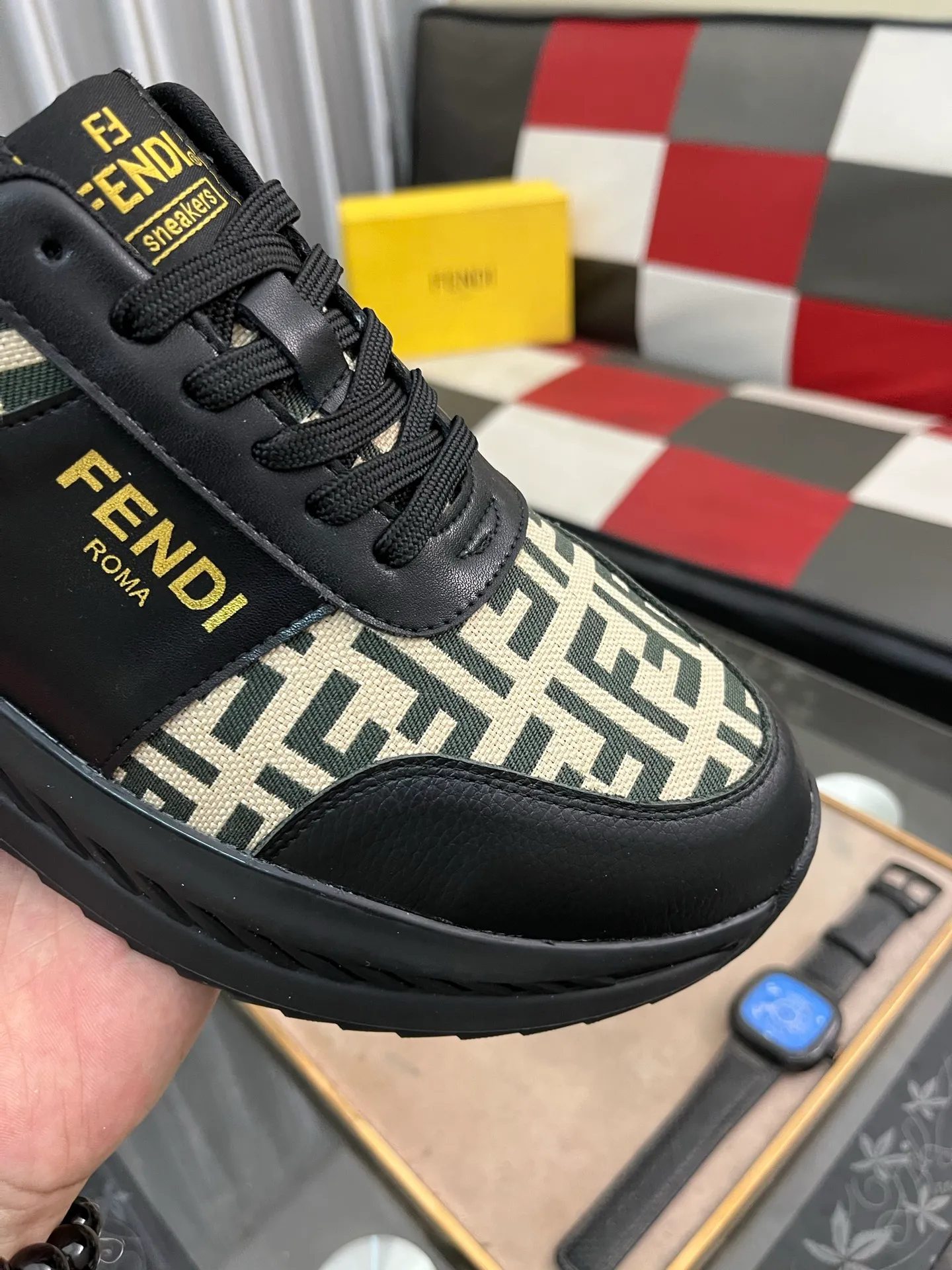 Men's Men's Shoes💰458⌚️⌚️[Fendi] Fendi's latest casual shoes for men! Available at counters simultaneously! Made entirely of imported top-grain calfskin, the interior is made of top-grain water-dyed cowhide, and the original factory-supplied rubber outsole. Leading new fashion concepts. Matching code: 38-444️⃣Colors available
